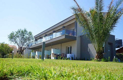 Nikita Apartment | Finikas Garden Loft