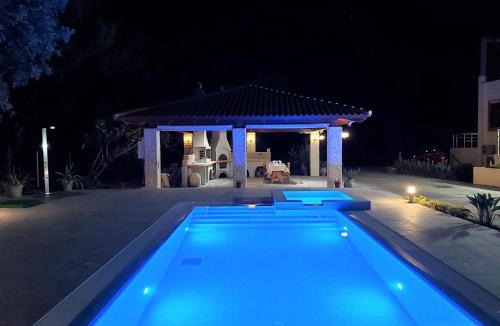 Filerimos Apartment | Fiore di Rodi - Private Pool, Jacuzzi and Barbecue