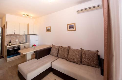 Rafajlovici Apartment | Fisherman House Apartments