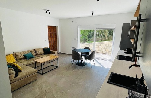 Topla Apartment | Flat mit Pool