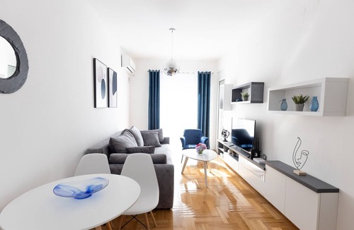 Velji Vinogradi Apartment | Flat w Balcony 3 min to Beach Near Budva Old Town