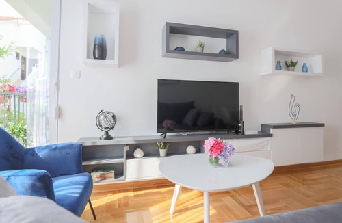 Velji Vinogradi Apartment | Flat w Balcony 3 min to Beach Near Budva Old Town