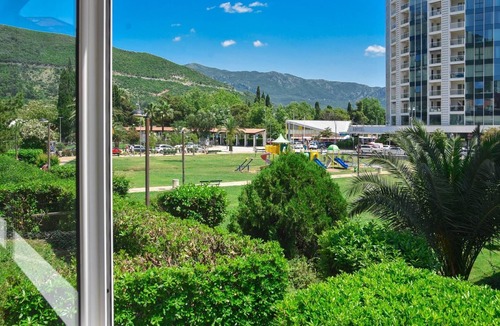 Budva Apartment | Flat w Balcony Fireplace 3 min to Beach in Budva