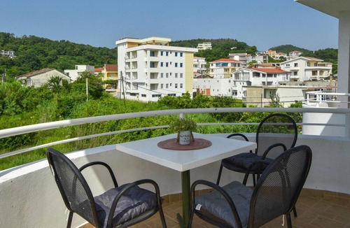 Gjerana Apartment | Flat w Garden and Balcony 5 min to Beach in Uljinc