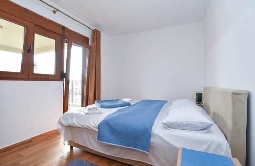 Bar Apartment | Flat with Terrace 4 min to Beach in Bar