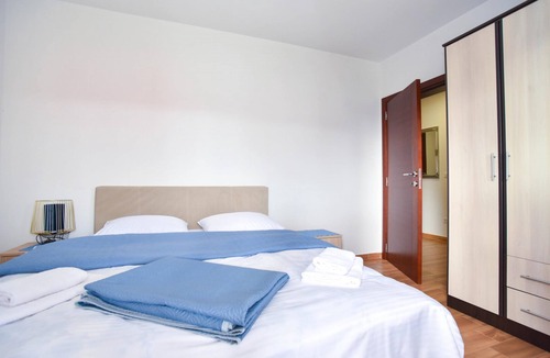 Bar Apartment | Flat with Terrace 4 min to Beach in Bar