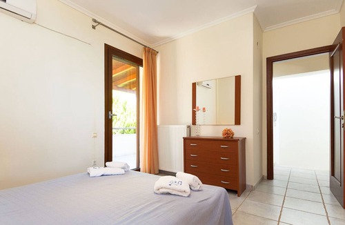Afytos Villa | #FLH - Diamond Villa - Afitos Hidden Gems