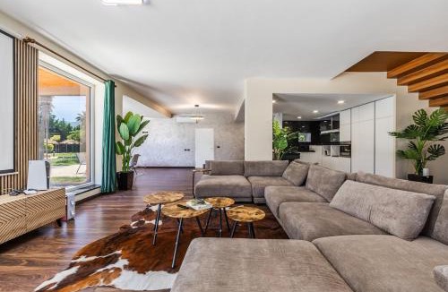 Orikum Villa | Fllad e Valë Luxury Private Pool Villa by PikHost