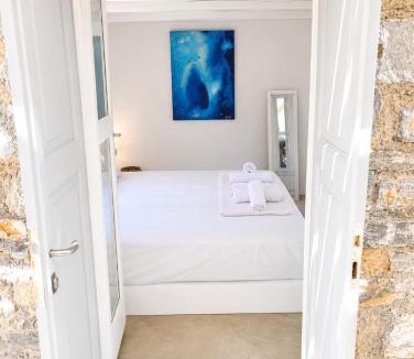 Karavostasis Villa | Folegandros Villas Aspropounta Double Room Beachfront