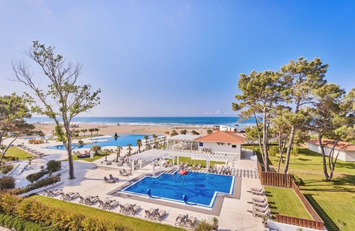Ulcinj Hotel | For The Whole Family! 4 Convenient Accommodations, Beachfront, Swimming Pools!