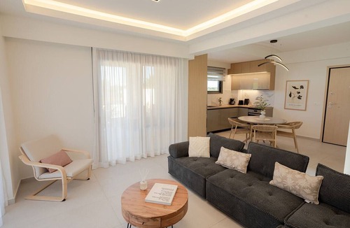 Lakopetra House | Forestbreeze 3: Luxury 2 Bedroom Villa with Private Pool & Garden