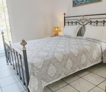 Paralia Agias Fotinis Apartment | Fotini Apartments