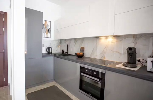 Becici Apartment | *Free Spa* Modern Dream Getaway! Sea View 1BR + p.
