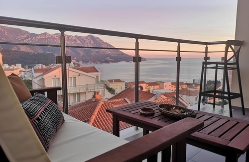 Becici Apartment | *Free Spa* Stylish Dream Getaway! 270° SeaView 1BR