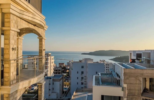 Becici House | *FreeSpa* Gorgeous Dream Getaway! SeaView 1BR +gym