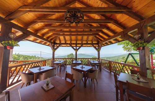 Niksic Cabin | Fresh Cabin for 2ppl in a Natural Setting