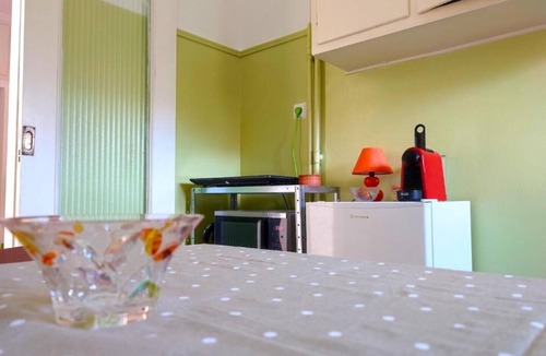 Vyronas Apartment | Front Monastery apartment in the greenery a few steps from Sintagma Square (20 min)