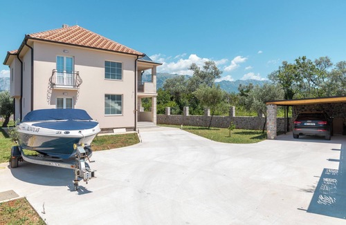 Durasevici Villa | Full Privacy 3BD Villa w/Outdoor Pool and Garden