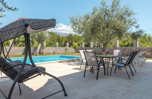 Durasevici Villa | Full Privacy 3BD Villa w/Outdoor Pool and Garden