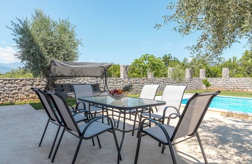 Durasevici Villa | Full Privacy 3BD Villa w/Outdoor Pool and Garden