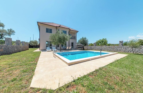 Durasevici Villa | Full Privacy 3BD Villa w/Outdoor Pool and Garden