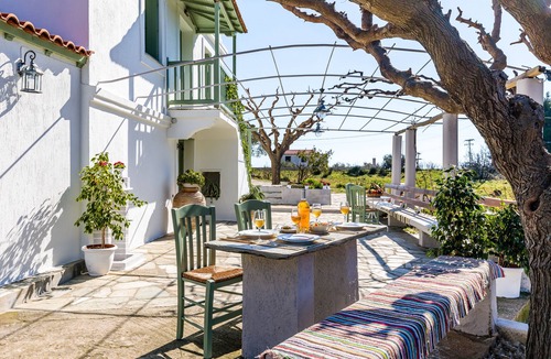 Skopelos Town Villa | Fully renovated house of Skopelos’ style into nature! .