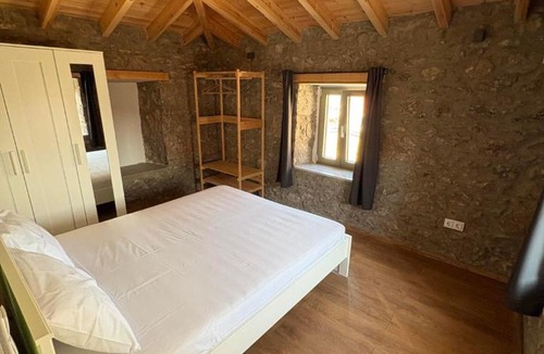 Varos House | Fully restored stone heritage home