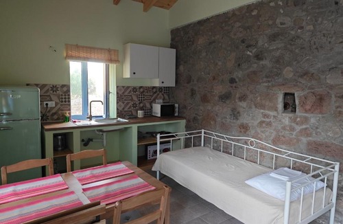 Varos House | Fully restored stone heritage home