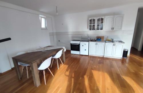 Lazi Apartment | Fun and spacious apartment