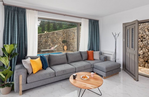 Lakones Villa | Fundana Villas - Villa