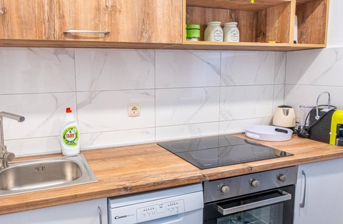 Donji Stoliv Apartment | Furnished Vacation Flat Near Sea in Montenegro