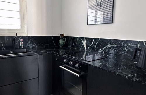 Athens City Centre Apartment | Fyllis16-Sunny central apartment next to Metro sta