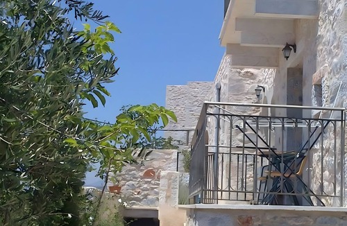 Riglia Apartment | Gallery – Sea-View Triple Room, Peloponnese Escape