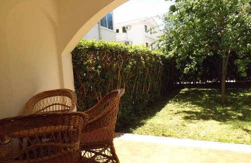 Lazi House | GARDEN APARTMENT with 3 bedrooms
