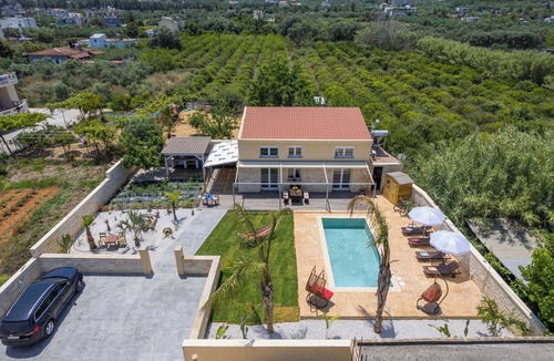 Nerokouros House | Garden Villa - bikes, private pool, garden family home