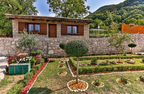 Karuc House | Gazdinstvo Guvno