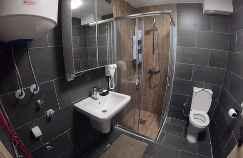 Restelicë Apartment | Gemütliche Ferienwohnung im Mavrovo Skizentrum. Haustierfreundlich!