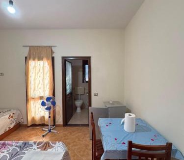 Rade Bed & Breakfast | General's Beach House