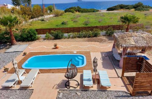 Gennadi Villa | Gennadi Serenity House- beachfront villa with pool
