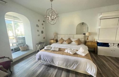 Naousa Apartment | George's point of view