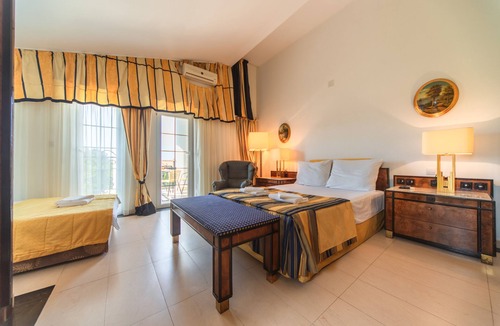 Kaluđerac House | GH Leonardo - Triple Room with Sea View