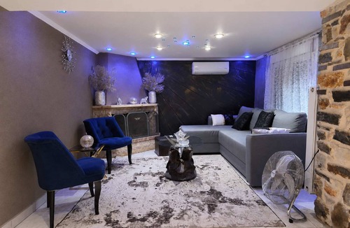 Krinidhes Apartment | Giorgos Suite - Jacuzzi Hideaway in Lydia, Kavala