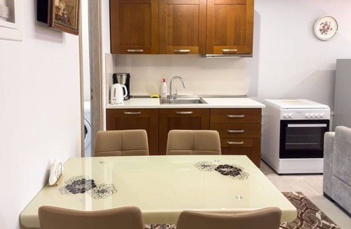 Plaka Condo | Glamorous & Spacious Renovated Apartment, Syntagma