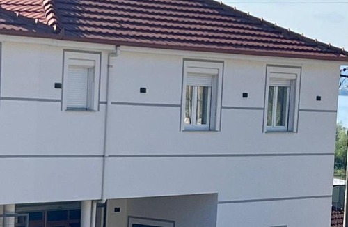 Udenisht House | Glauk GUEST HOUSE