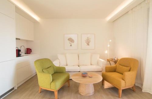 Glyfada Apartment | Glyfada Glow Suites by CorfuEscapes