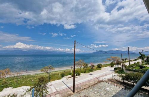 Kamena Vourla Apartment | Gogos Home