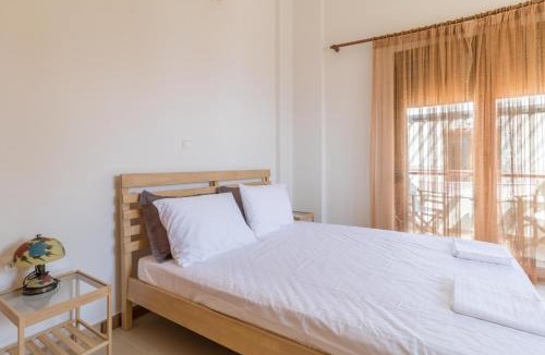 Kechries Apartment | Golden Beach Maisonette Retreat