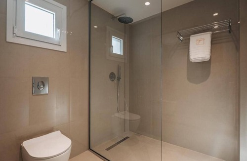 Drosia Hotel | Golden Coast Suites