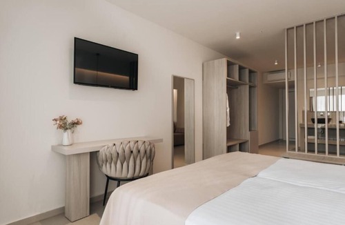 Drosia Hotel | Golden Coast Suites