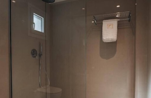 Drosia Hotel | Golden Coast Suites